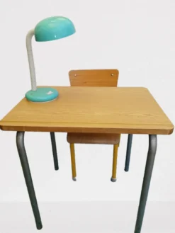 Bureau et chaise d’écolier vintage