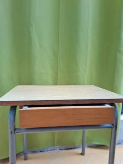Bureau et chaise d’écolier vintage
