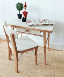 Bureau et chaise enfant baumann