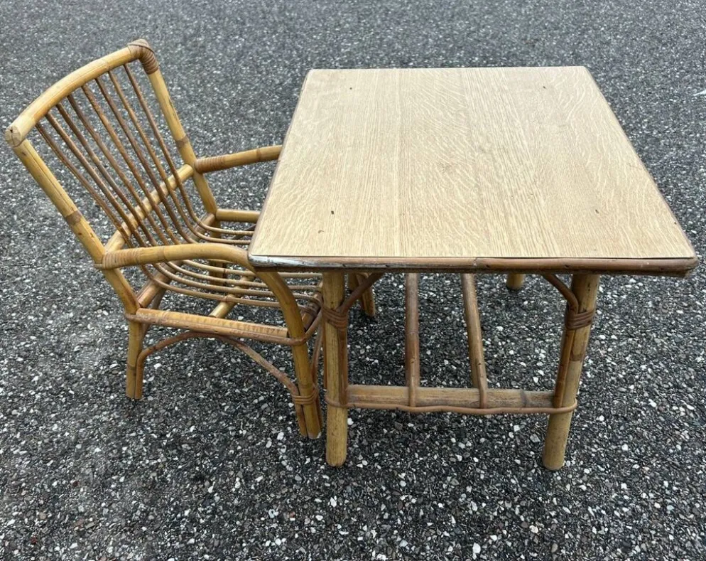 Bureau et chaise enfant en rotin