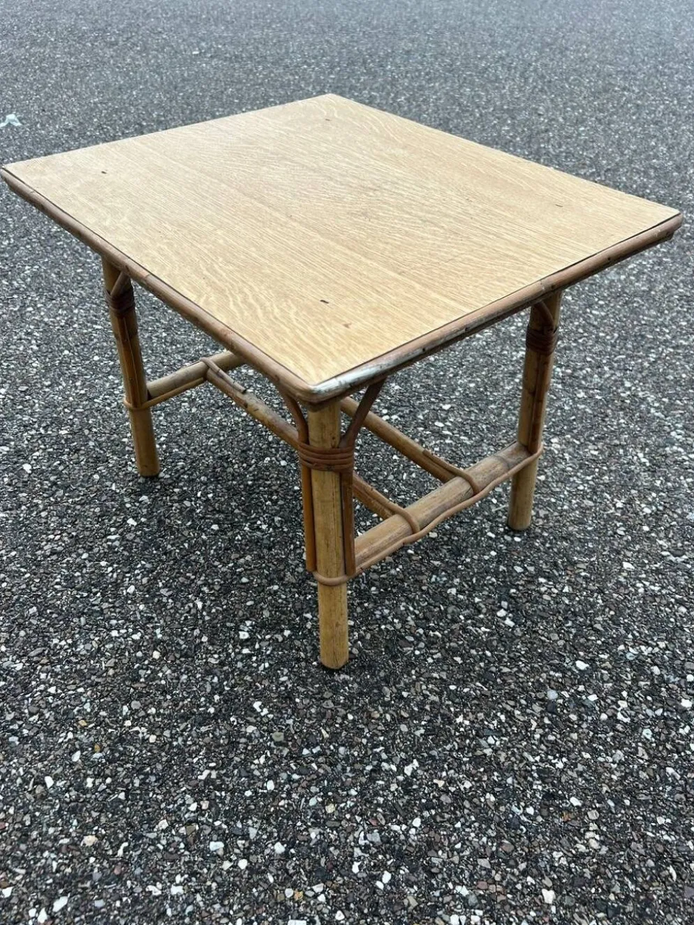 Bureau et chaise enfant en rotin