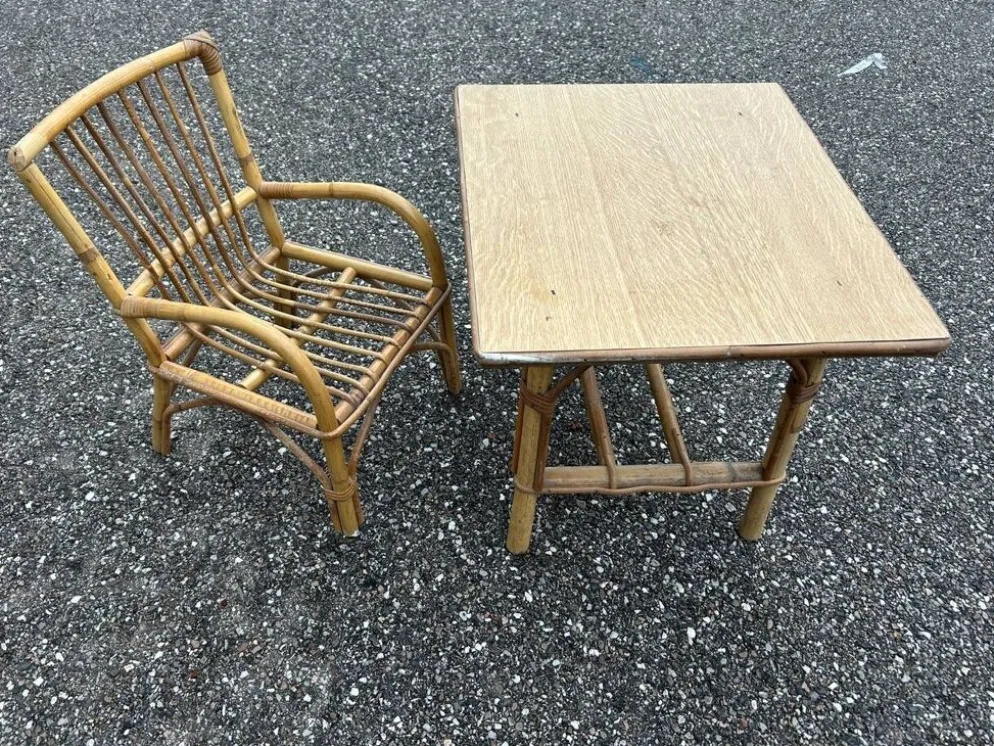Bureau et chaise enfant en rotin
