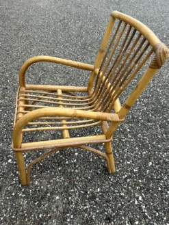 Bureau et chaise enfant en rotin