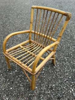 Bureau et chaise enfant en rotin
