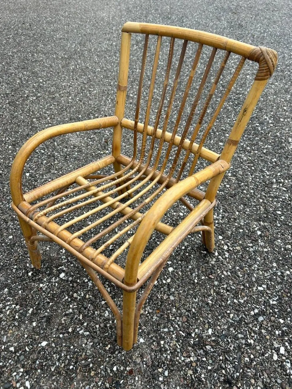 Bureau et chaise enfant en rotin