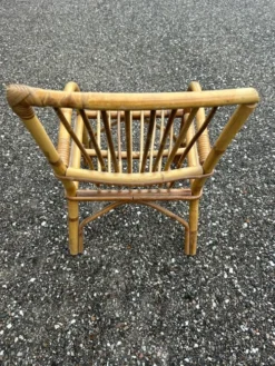 Bureau et chaise enfant en rotin