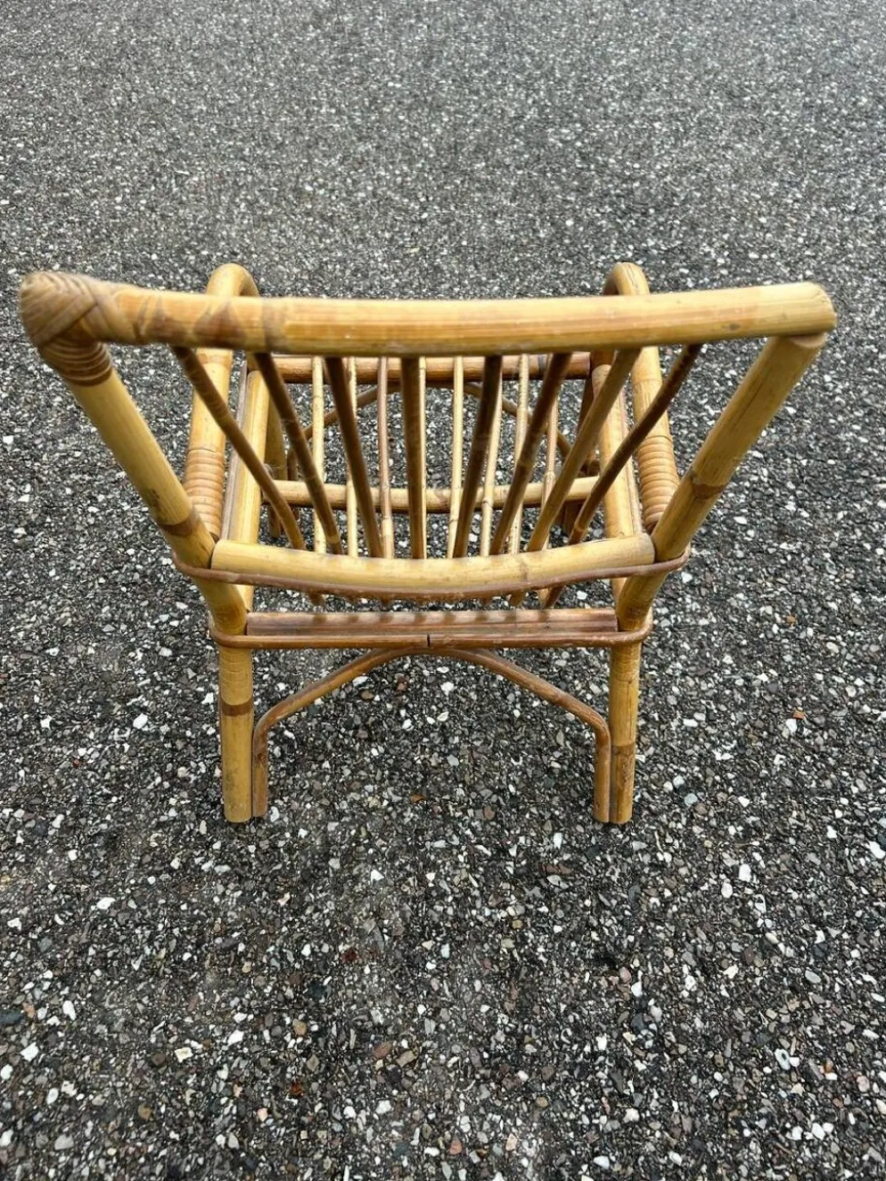 Bureau et chaise enfant en rotin