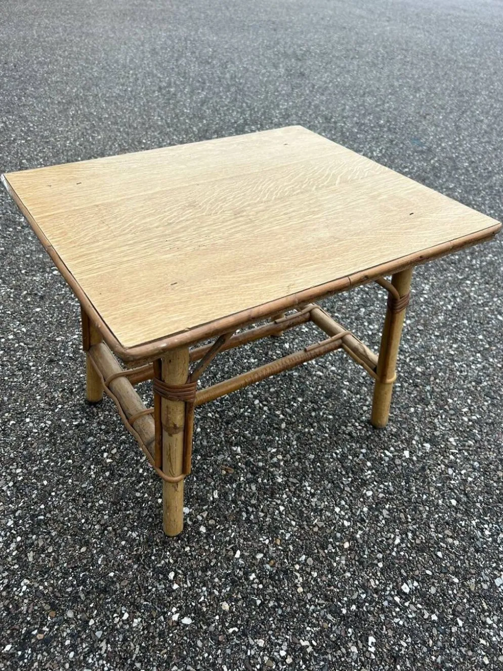 Bureau et chaise enfant en rotin