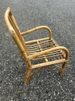 Bureau et chaise enfant en rotin
