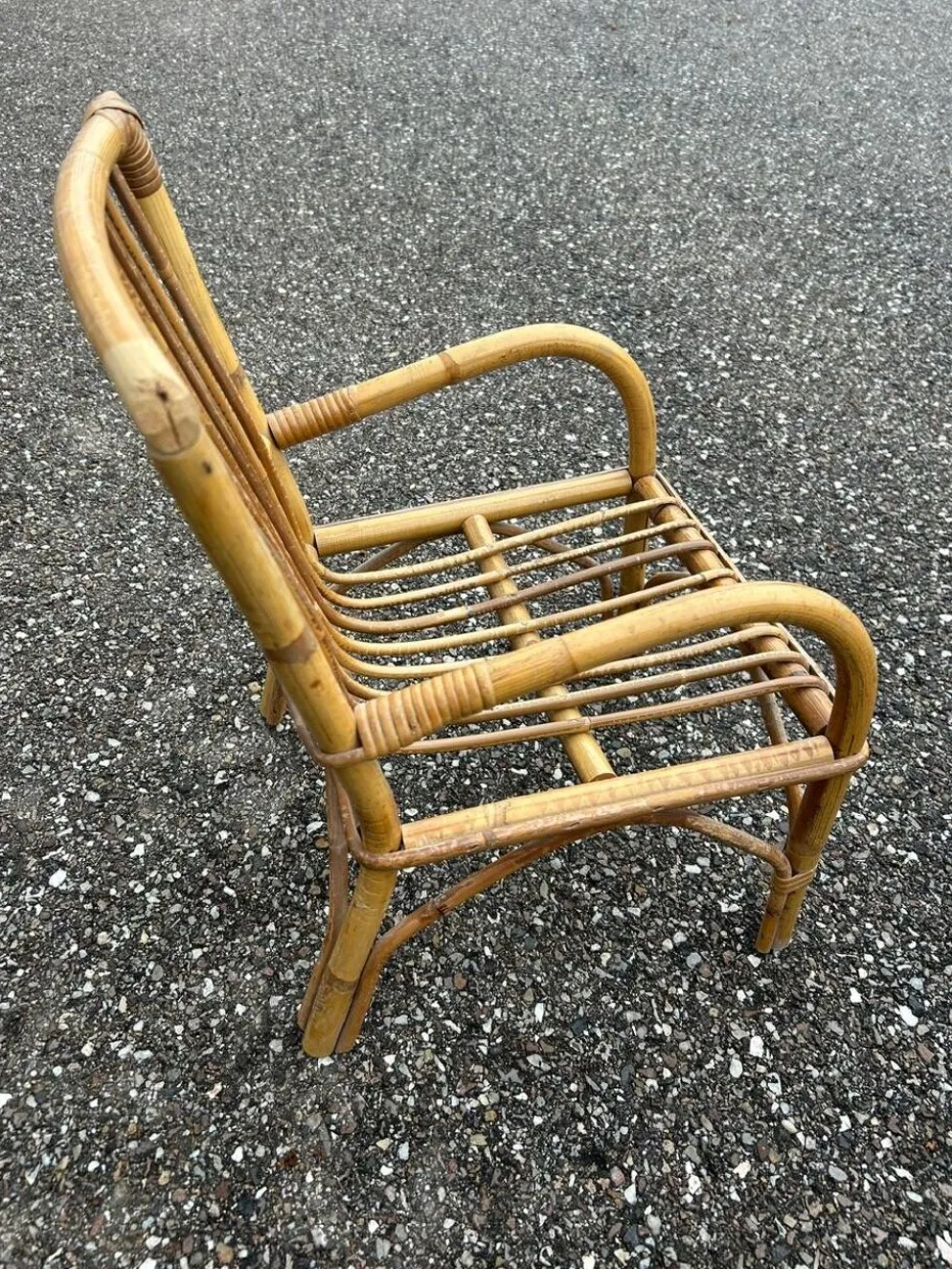 Bureau et chaise enfant en rotin