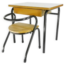 Bureau et chaise Mullca 300