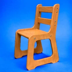 Bureau et chaises traîneau enfants en bois et formica 1970