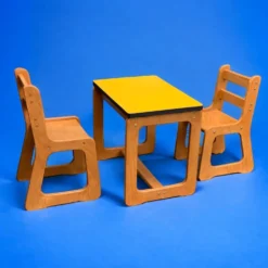 Bureau et chaises traîneau enfants en bois et formica 1970