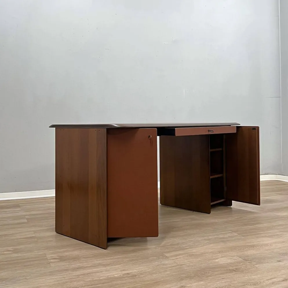Bureau exécutif "Artona" en noyer de Afra & Tobia Scarpa pour Maxalto 1975