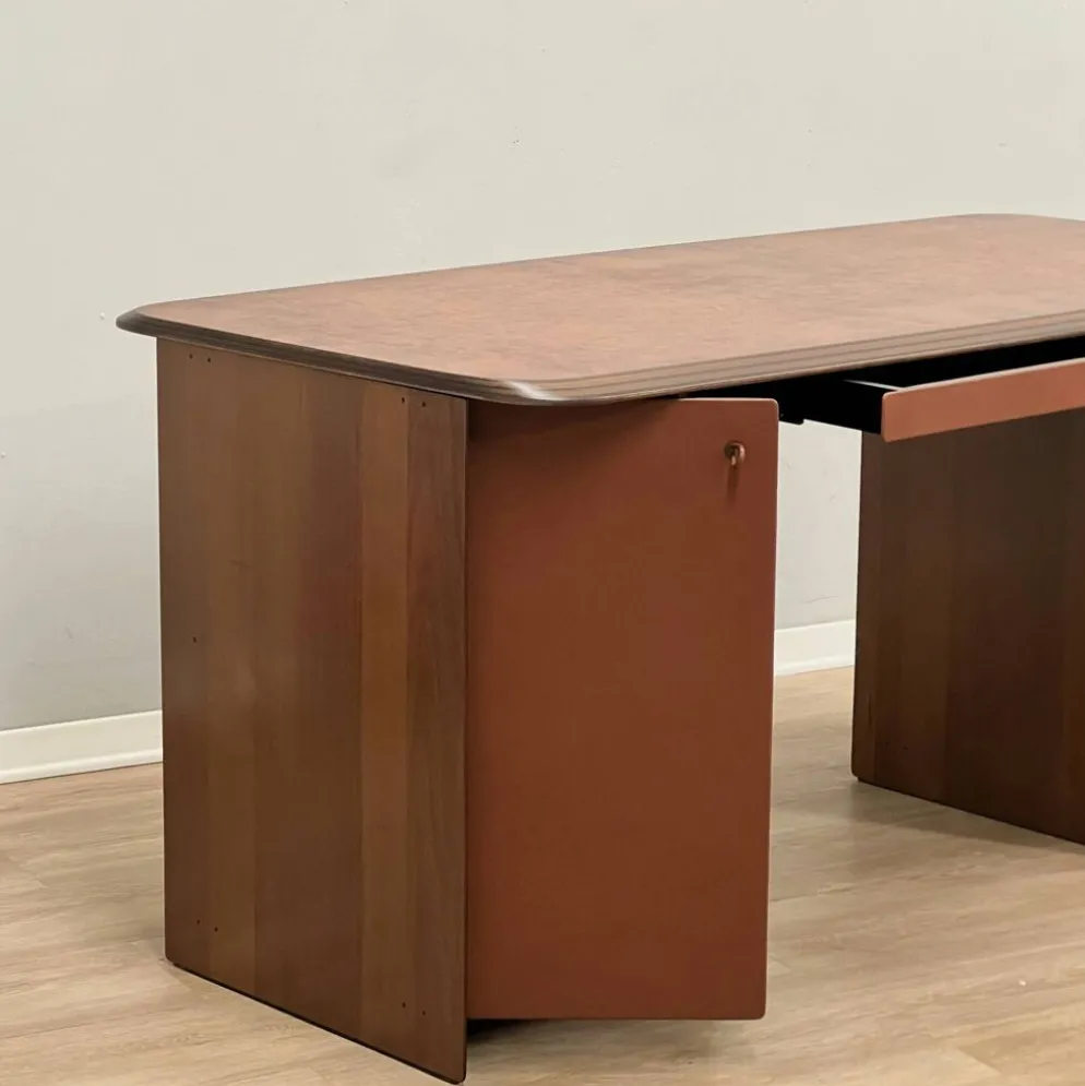 Bureau exécutif "Artona" en noyer de Afra & Tobia Scarpa pour Maxalto 1975