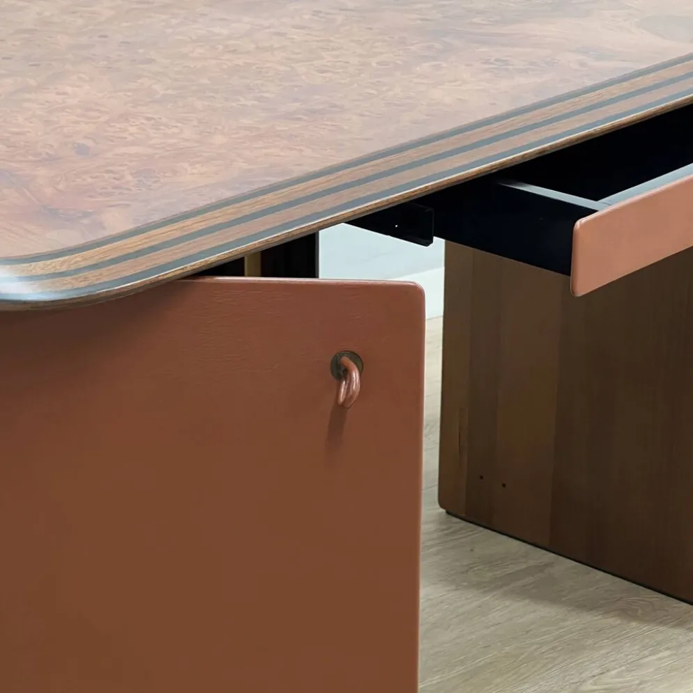 Bureau exécutif "Artona" en noyer de Afra & Tobia Scarpa pour Maxalto 1975