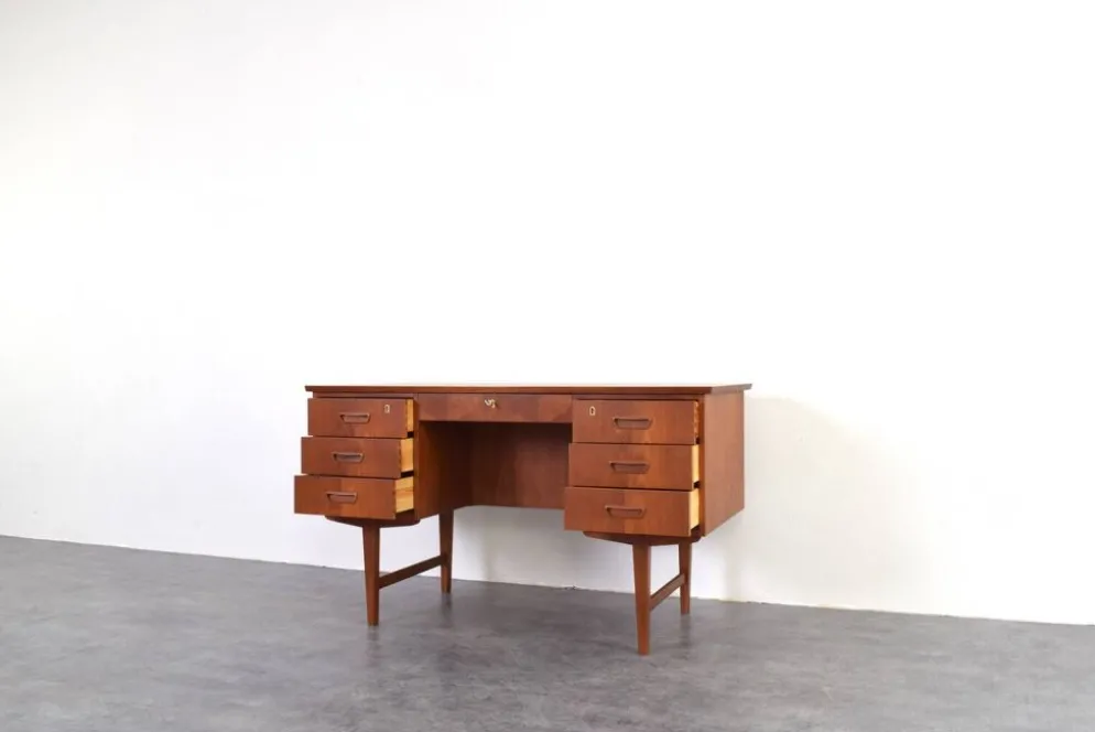 Bureau exécutif en teck danois de style mid-century moderne, années 1960