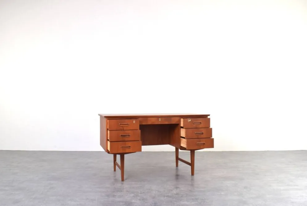 Bureau exécutif en teck danois de style mid-century moderne, années 1960