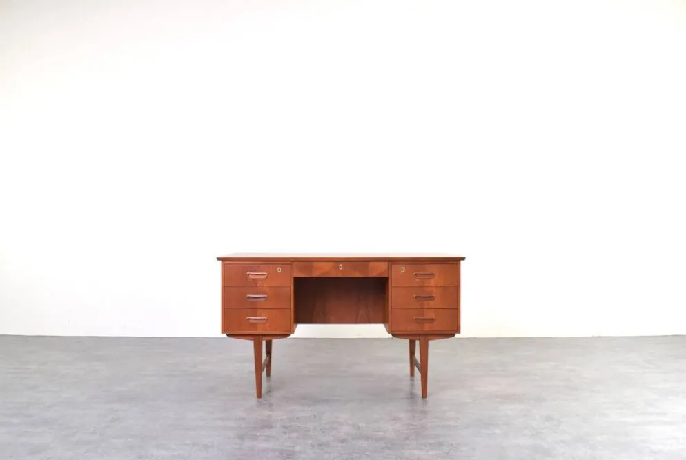 Bureau exécutif en teck danois de style mid-century moderne, années 1960