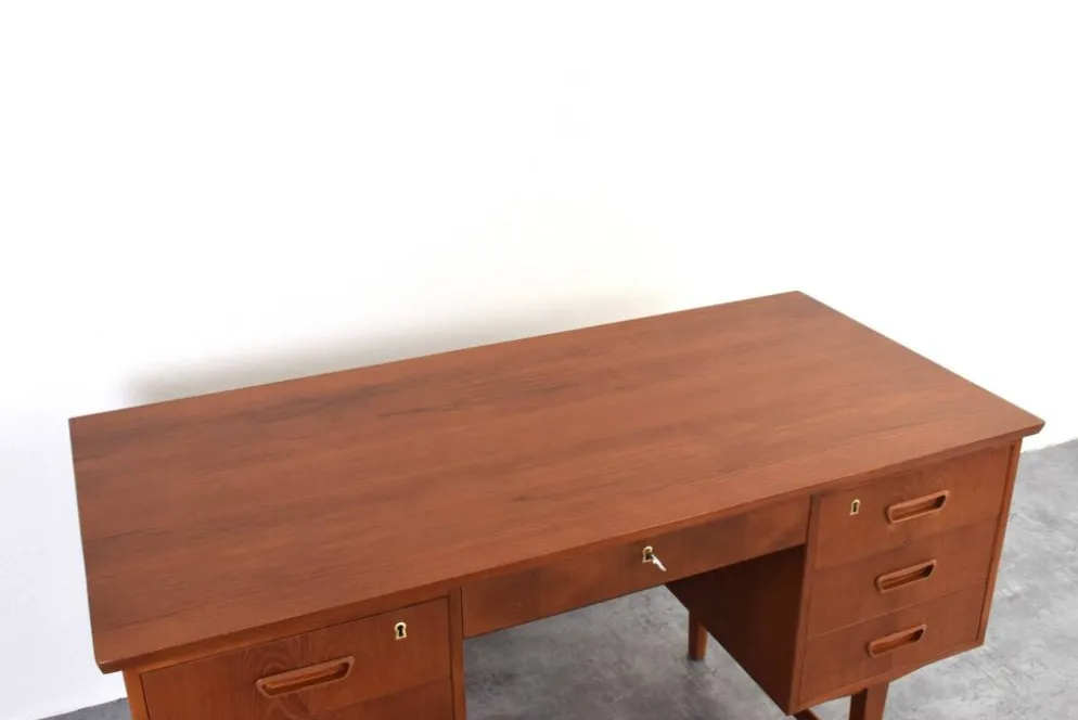 Bureau exécutif en teck danois de style mid-century moderne, années 1960