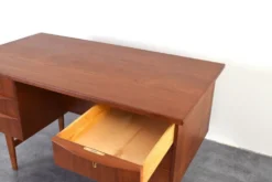Bureau exécutif en teck danois des années 1960.