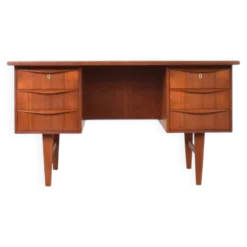 Bureau exécutif en teck danois des années 1960.