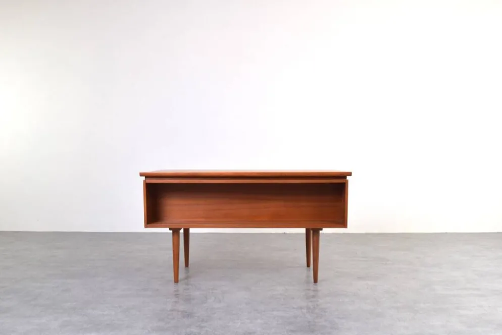 Bureau exécutif en teck danois des années 1960.