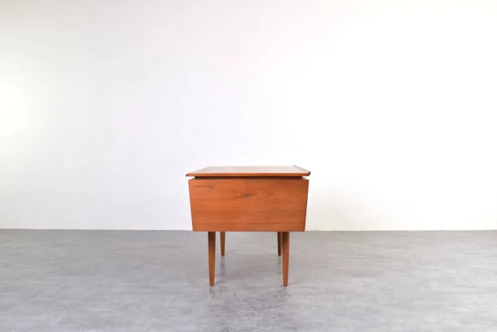 Bureau exécutif en teck danois des années 1960.