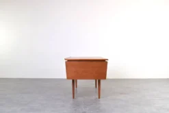 Bureau exécutif en teck danois des années 1960.