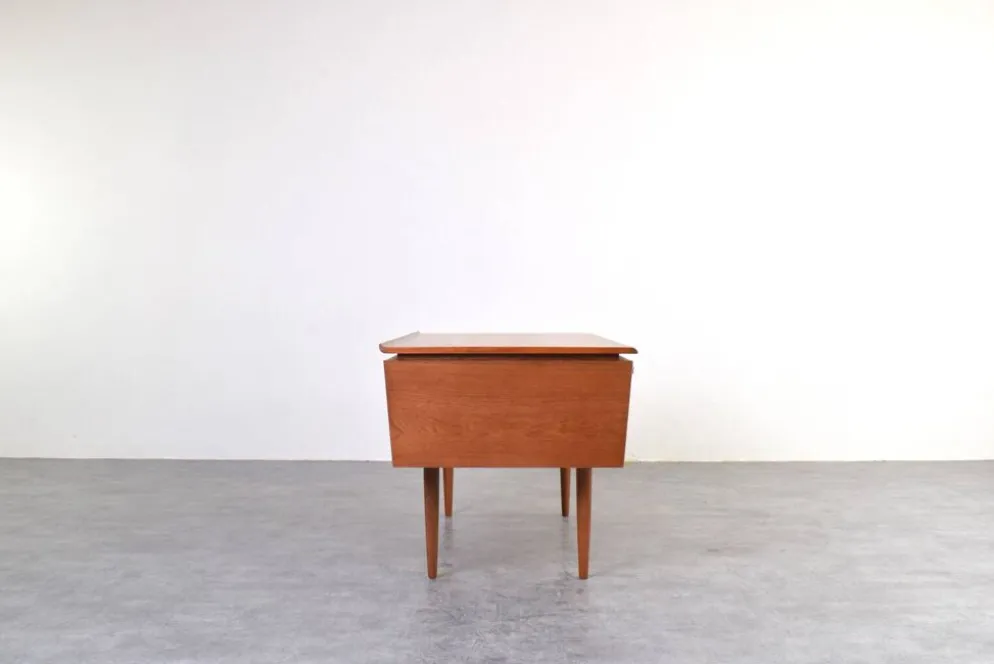 Bureau exécutif en teck danois des années 1960.