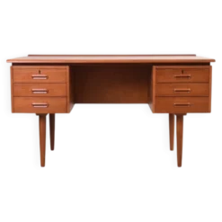 Bureau exécutif en teck danois des années 1960.
