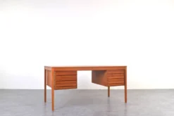 Bureau exécutif en teck du milieu du siècle par Torbjørn Afdal pour Bruksbo, années 1960.