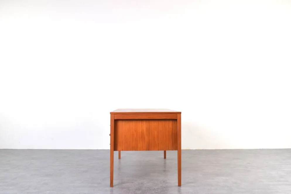 Bureau exécutif en teck du milieu du siècle par Torbjørn Afdal pour Bruksbo, années 1960.