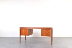 Bureau exécutif en teck du milieu du siècle par Torbjørn Afdal pour Bruksbo, années 1960.