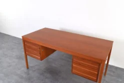 Bureau exécutif en teck du milieu du siècle par Torbjørn Afdal pour Bruksbo, années 1960.