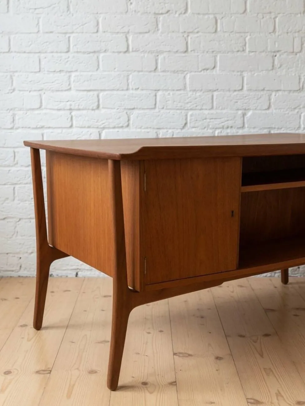 Bureau exécutif en teck Svend Aage Madsen, années 1960