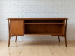 Bureau exécutif en teck Svend Aage Madsen, années 1960