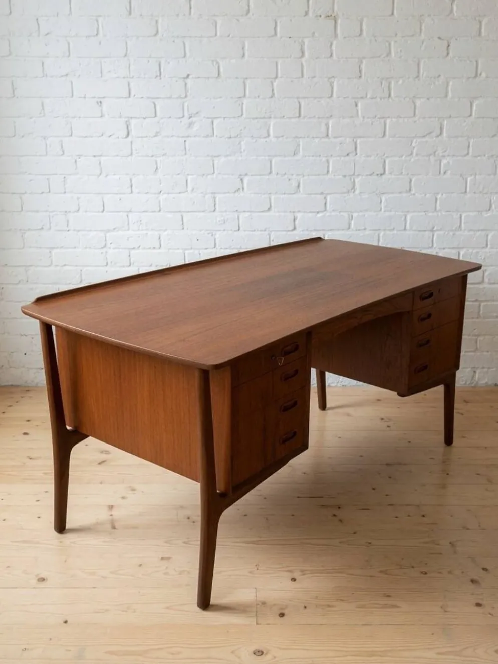 Bureau exécutif en teck Svend Aage Madsen, années 1960