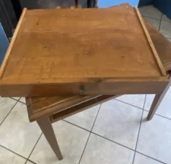 Bureau 1 grand tiroir en bois massif chêne 1950 78x58cm