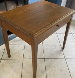 Bureau 1 grand tiroir en bois massif chêne 1950 78x58cm