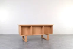 Bureau indépendant en chêne par Torben Valeur et Henning Jensen pour Dyrlund, années 1960.
