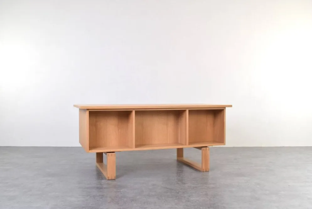 Bureau indépendant en chêne par Torben Valeur et Henning Jensen pour Dyrlund, années 1960.