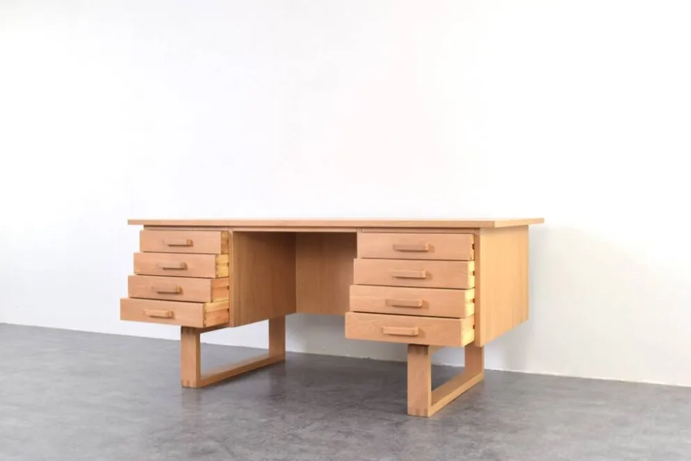 Bureau indépendant en chêne par Torben Valeur et Henning Jensen pour Dyrlund, années 1960.