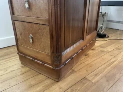 Bureau massif en noyer époque art deco