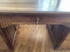 Bureau massif en noyer époque art deco