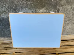 Bureau maternelle et sa chaise
