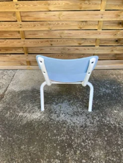 Bureau maternelle et sa chaise