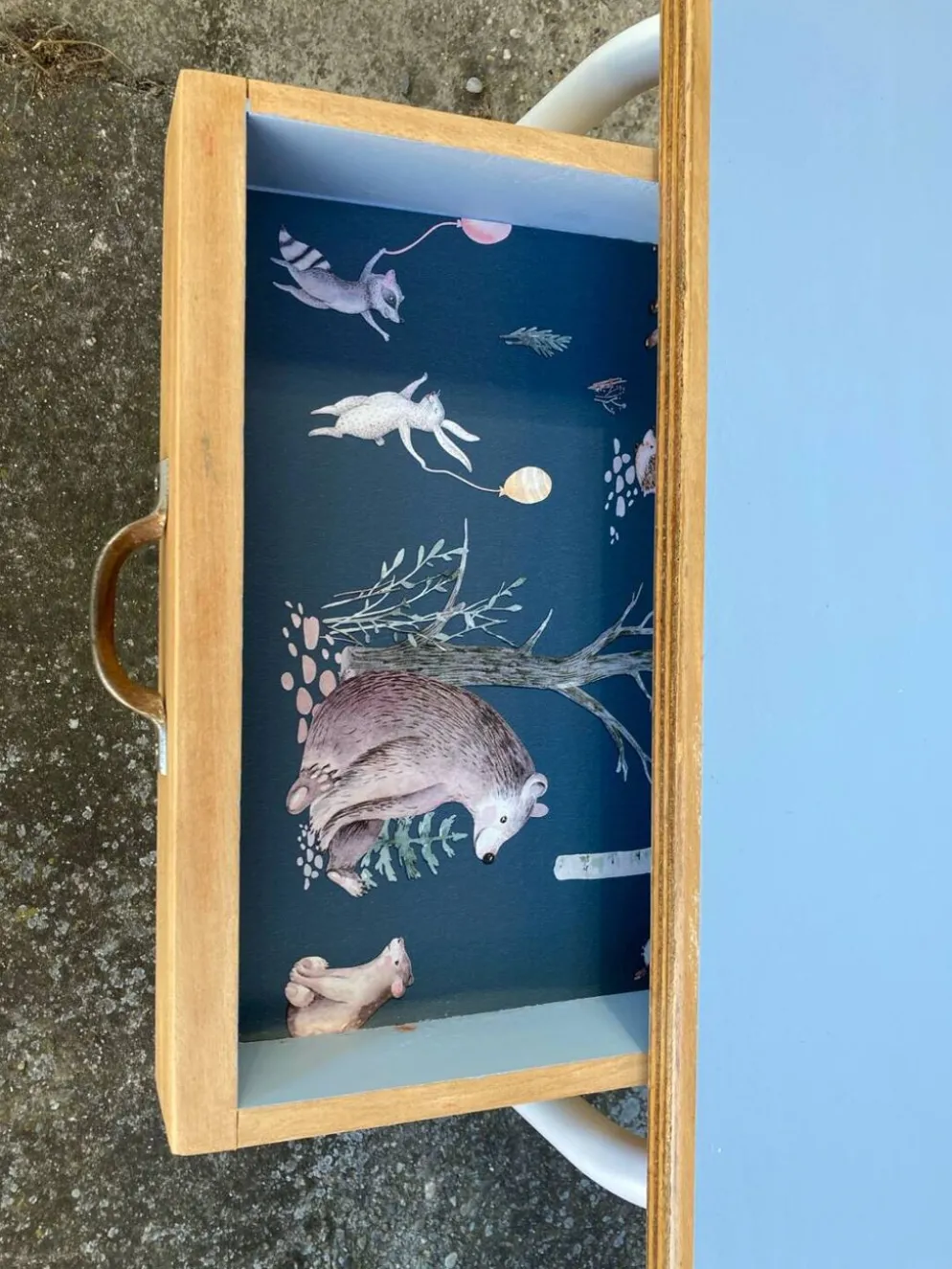 Bureau maternelle et sa chaise