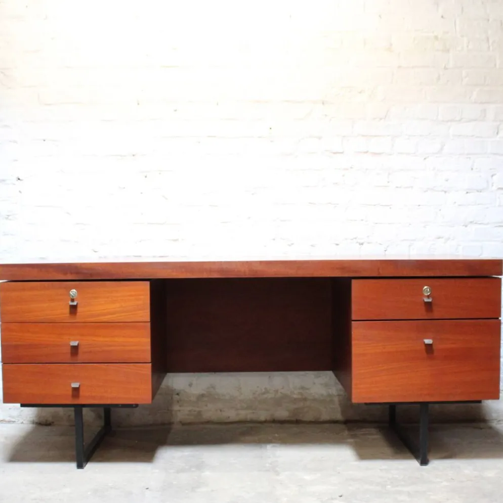 Bureau "Ministre" par Pierre Guariche pour Meurop 1961