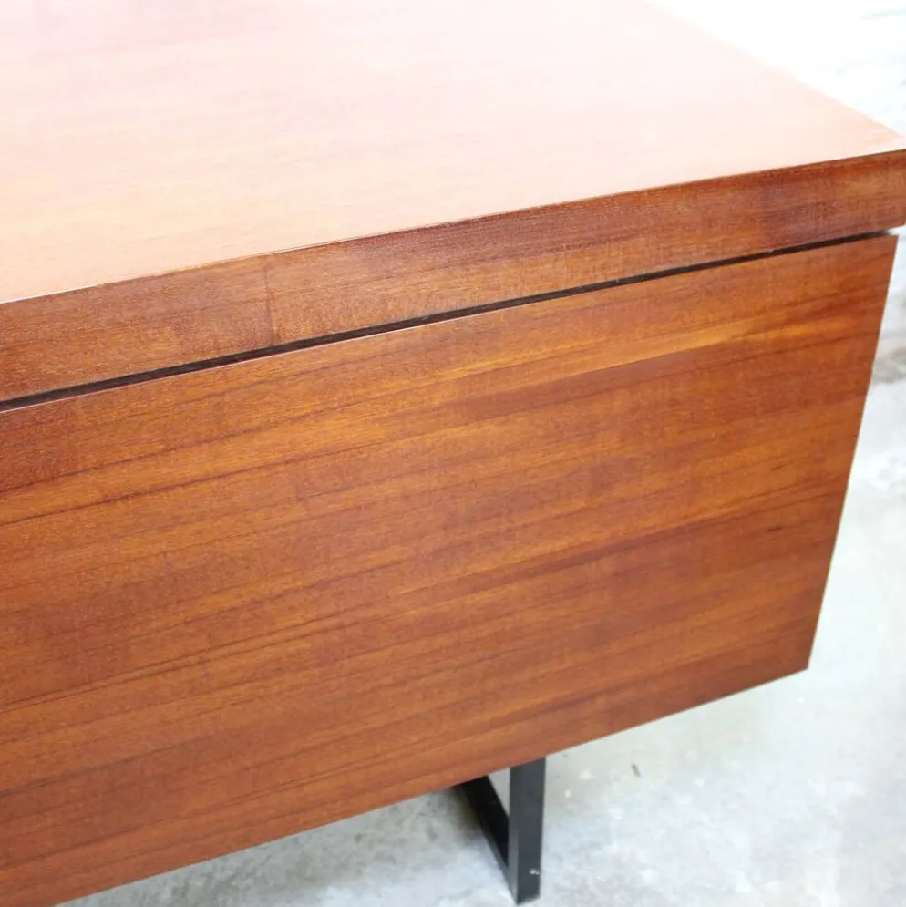 Bureau "Ministre" par Pierre Guariche pour Meurop 1961